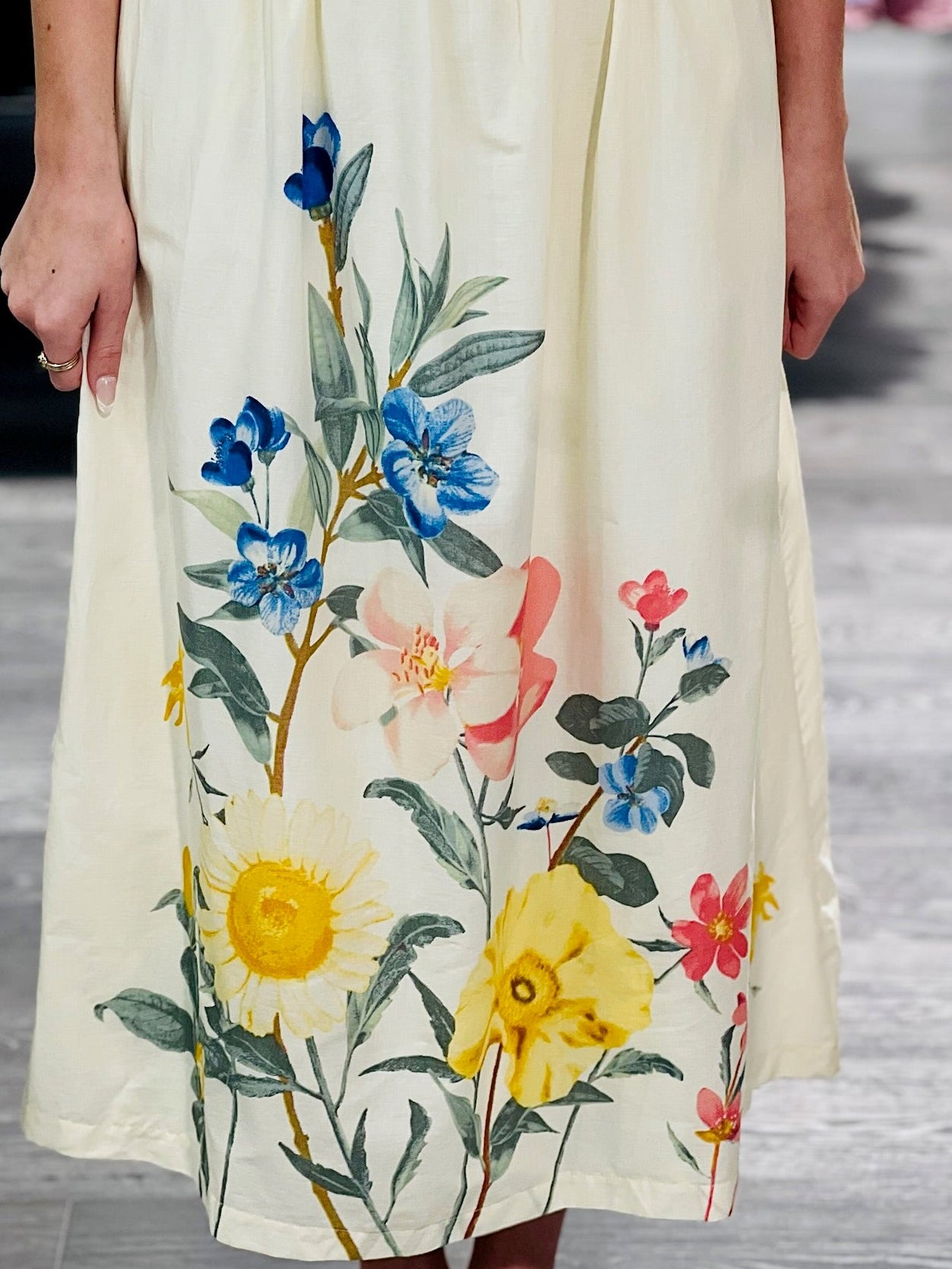 Riveria Floral Midi Dress Krush The Runway Riveria Floral Midi Dress Krush The Runway